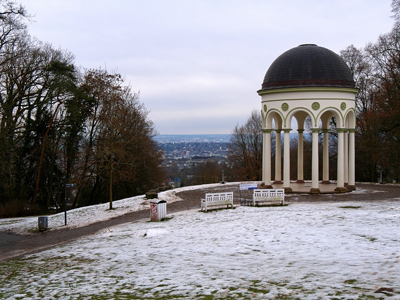 Neroberg mit Blick auf Wiesbaden