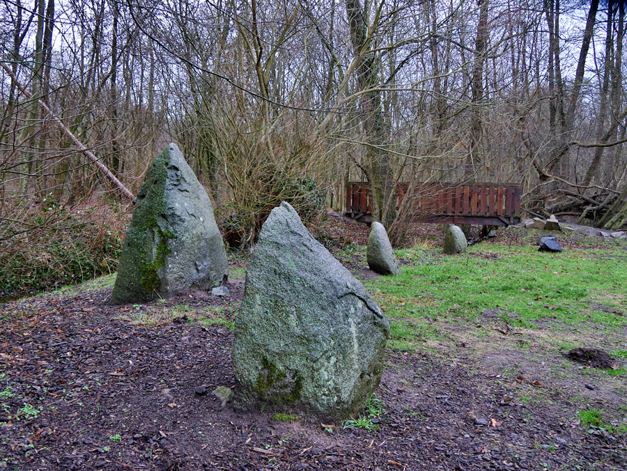 Jungsteinzeitliche Menhieranlage an der Hirtenwiese