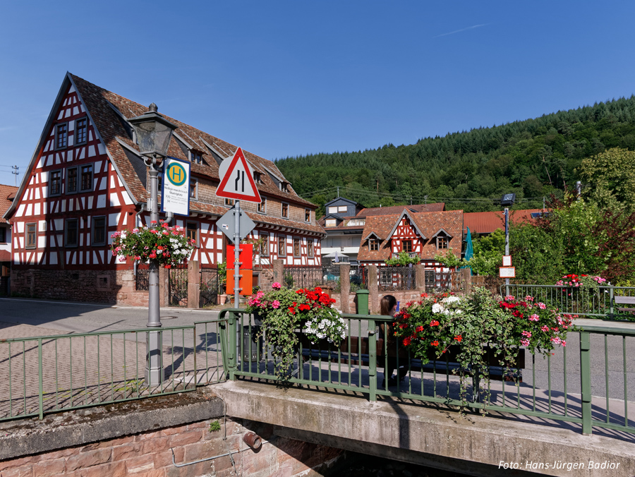 Am Marktplatz in Heiligkreuzsteinach