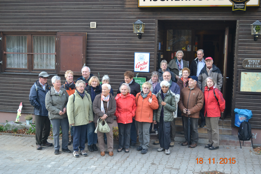 Wandergruppe an der Fischerhütte am 18.11.2015