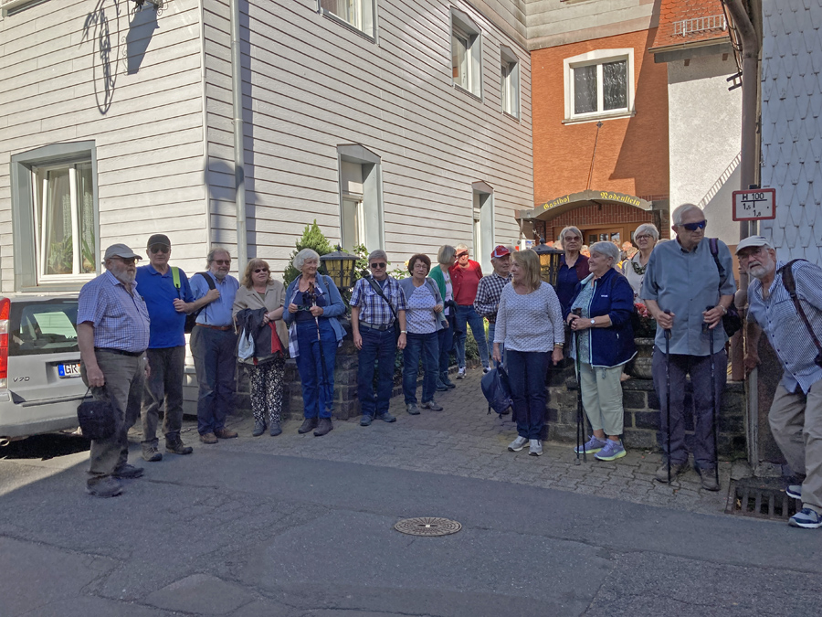 Gruppenbild-nach-der-Einkehr