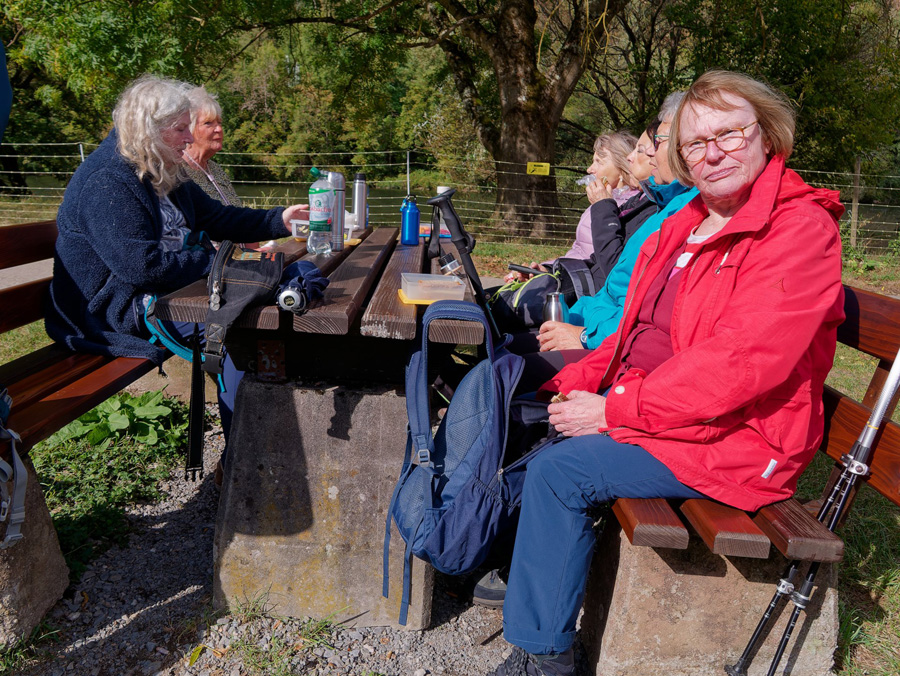 Geniesser-Gruppe-bei-der-Rast2